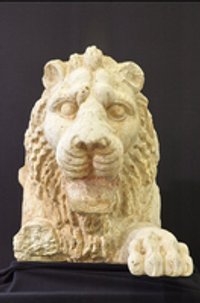 Löwenprotome vom Jupitertempel in Baalbek