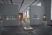 Blick in Raum 1 der Dauerausstellung der Antikensammlung im Alten Museum (Hauptgeschoss): Zeit der Helden - Das frühe Griechenland