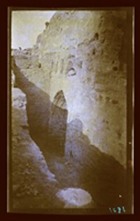 Grabung im al-Dschausaq al-Chaqani, unterirdischer Gang (Harim, arched entrance)